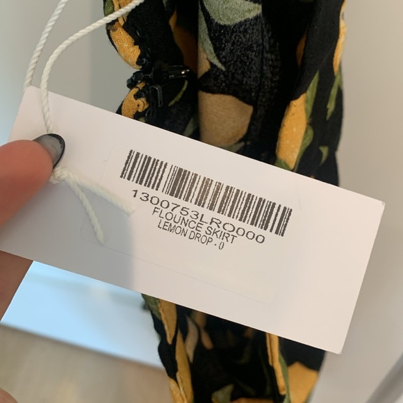 Reformation Sz 0 black lemon drop flounce skirt - Picture 5 of 6